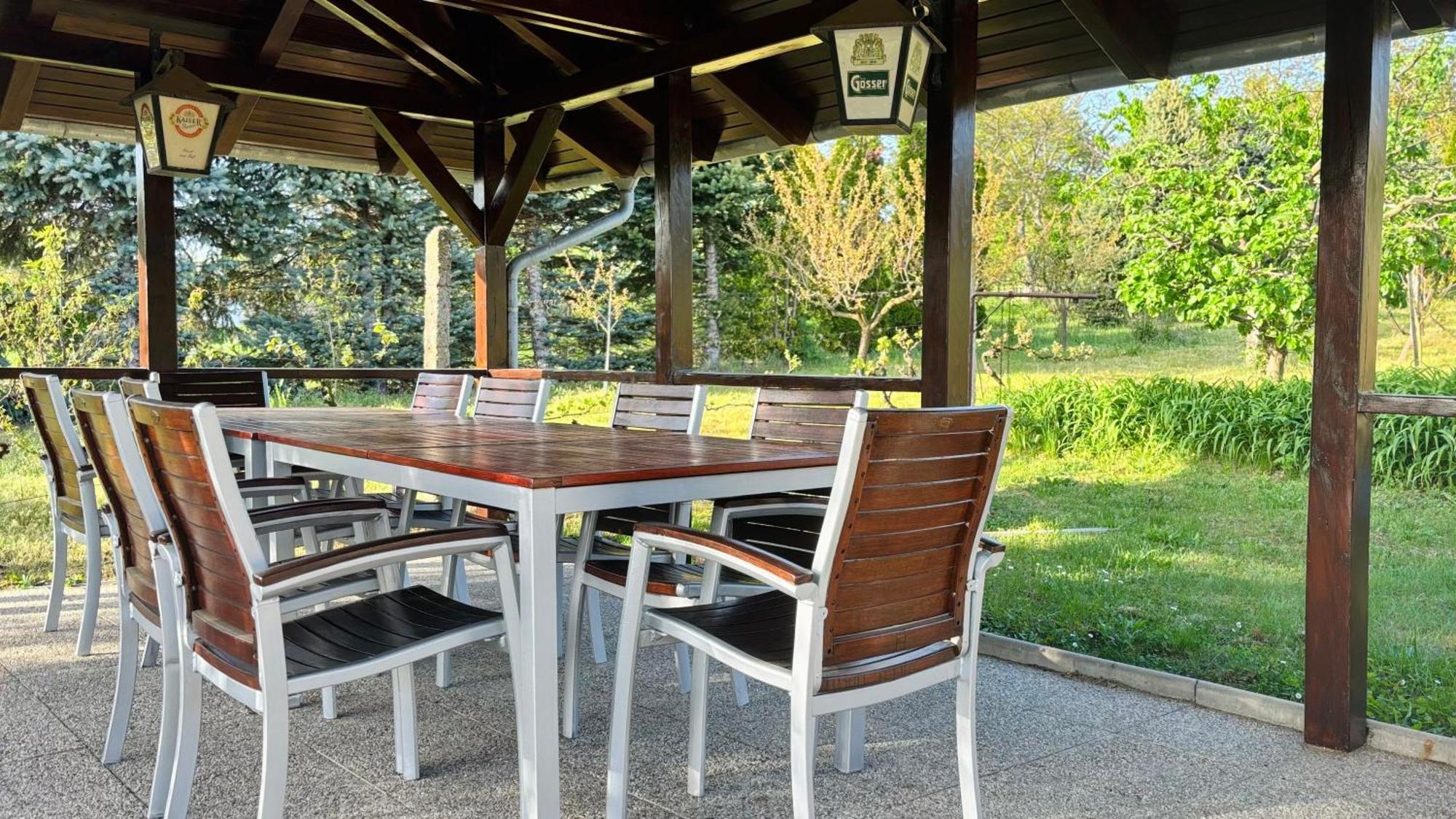 Sárvár Panorama Apartmanhaz מראה חיצוני תמונה