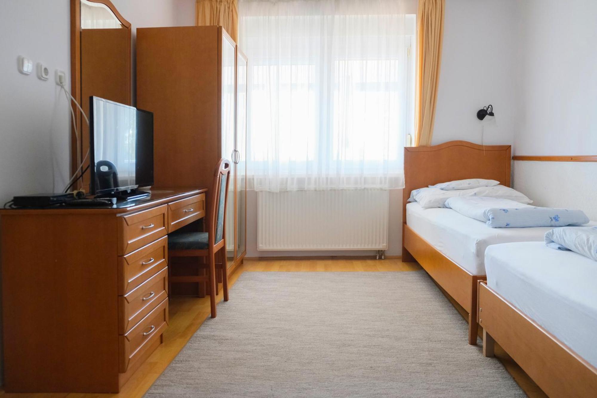 Sárvár Panorama Apartmanhaz מראה חיצוני תמונה